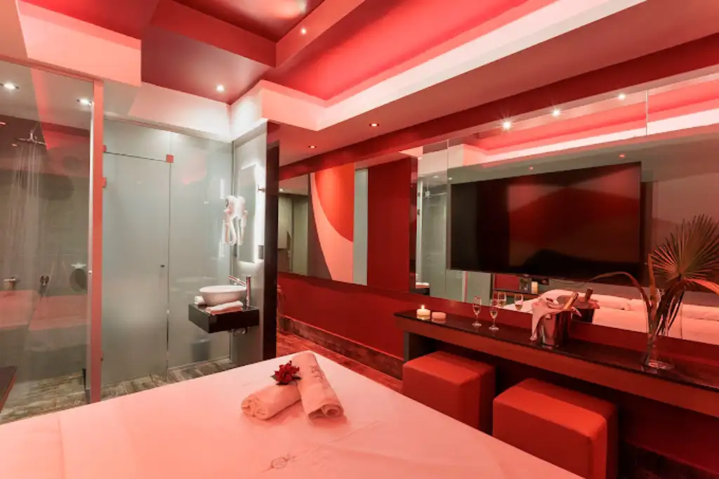 Hotel R8