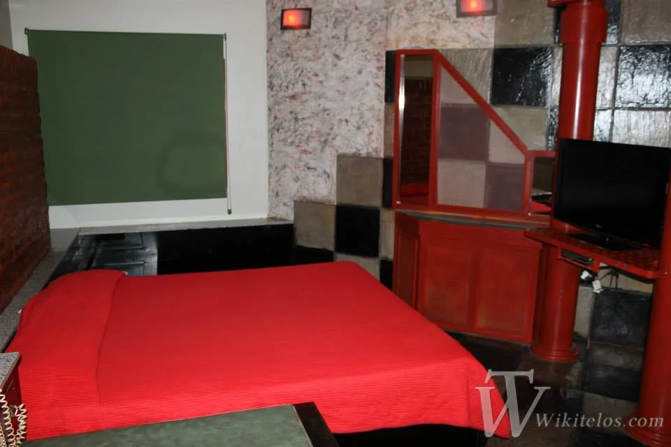 La Femme Hotel